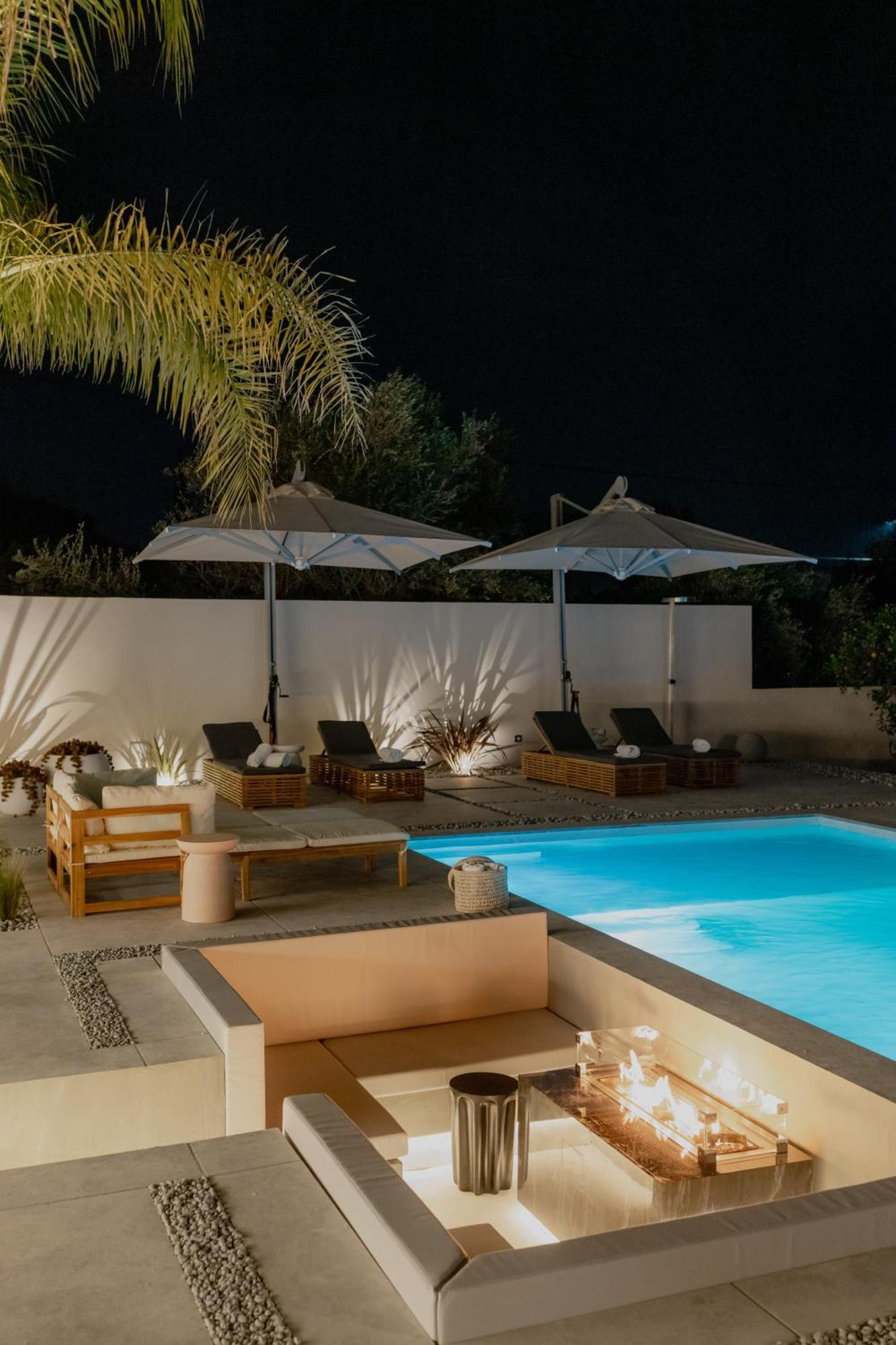 Nafplio Blue Topaz Poolside Villa Bagian luar foto