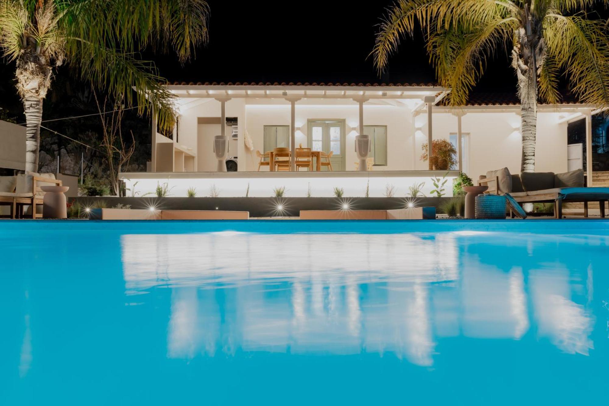 Nafplio Blue Topaz Poolside Villa Bagian luar foto